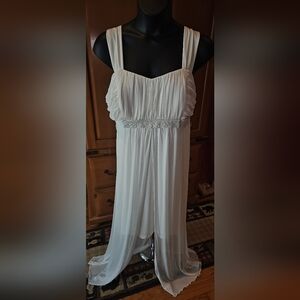 Elegant White Maxi Dress